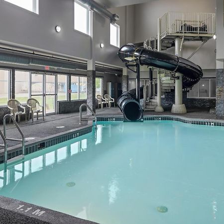 Home Inn & Suites Regina Airport Exteriör bild